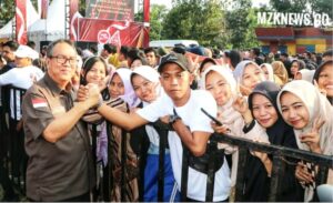 Pj. Bupati hadir di acara sosialisasi Pilbup dan Wabup disambut antusias masyarakat Muara Enim, di Plaza GOR Pancasila Muara Enim (Foto: IST) 