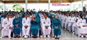 Sebanyak 244 Kades di Kab. Muara Enim yang menerima SK perpanjangan Masa Jabatan dari 6 tahun menjadi 8 tahun (Foto: IST)Â