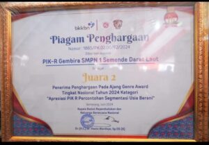 Piagam penghargaan Juara 2 PIK-R Gembira SMPN 1 Semende Darat Laut (Foto: IST)