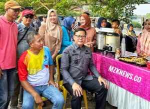 Pj. Bupati Lahat bersama Camat Kota Lahat, Lurah Kota Jaya, Lurah Sari Bunga Mas, Seklur Kota Negara dan Kabiro mzknews.co Kab. Lahat (Foto: IST)Â