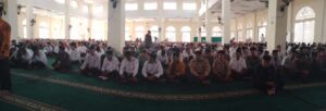 Masjid Agung Islamic Centre Darussalam Kab. Solok dipenuhi para tamu, undangan dan peserta seminar serta masyarakat yang hadir dalam acara peringatan tahun baru 1446 H (Foto: IST)Â