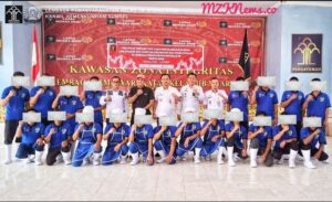 Ka. Lapas Muara Muara Enim didampingi jajaran bersama Warga Binaan di acara pelatihan tata cara pengolahan makanan Hygiene dan pelatihan juru masak yang diadakan Hydro Boost Indonesia (Foto: IST)Â