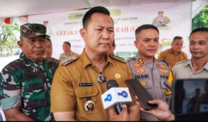 Pj. Bupati Muara Enim didampingi Forkopimda saat memberikan keterangan GPM kepada awak Media (Foto: IST) 