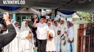 H. Ahmad Rizali bersama Srikandi Lawang Kidul pendukung Paslon nomor urut 1 Al-Shinta (Foto: IST) 