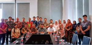 Sekdakab Muara Enim Yulius didampingi Assisten ADM Umum, Syarifudin, S.Sos., Ka.Dinas Kominfo- SP, Ardian Arifanardi dan Jajaran, Ka.Kesbangpol, bersama Nara sumber dari Kemenpan-RB (Foto: IST) 
