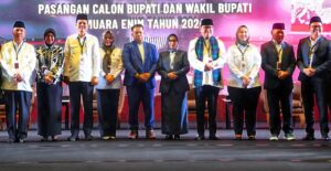 Empat Paslon Cabup dan Cawabup Kabupaten Muara Enim foto bersama (Foto: IST) 