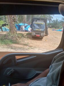 Foto: Satpol PP Pemkab Sijunjung melakukan pengamanan aset lahan (Foto: IST)