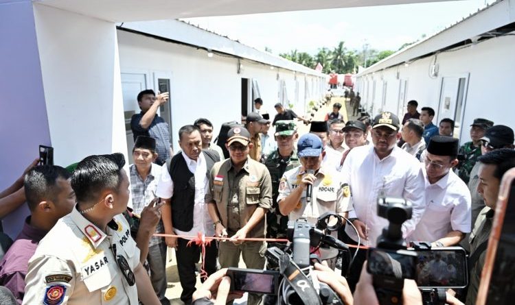 Menteri Dalam Negeri (Mnedagri) Tito Karnavian meresmikan hunian sementara (huntara) bagi masyarakat terdampak bencana di Sumatra Utara, Kamis (5/2/2026) (Foto: Kemendagri/InfoPublik)