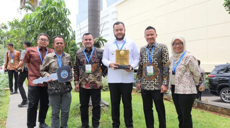 Wali Kota Padang Fadly Amran, menghadiri Rapat Koordinasi Nasional (Rakornas) Pengelolaan Sampah yang diselenggarakan oleh Kementerian Lingkungan Hidup di Gedung Balai Kartini, Jakarta, Rabu (25/2/2026) (Foto: Humas Kota Padang)