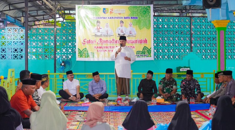 Bupati Batu Bara H. Baharuddin Siagian, S.H., M.Si., melaksanakan kegiatan Safari Ramadan di Masjid Al-Ikhlas, Desa Kwala Gunung, Kecamatan Datuk Lima Puluh, Kamis (26/2/2026). (Foto: Pemkab Batu Bara)