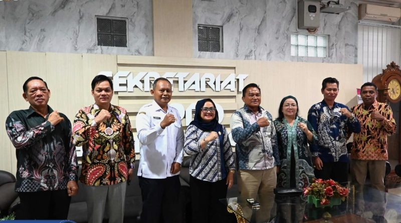 DPRD Kabupaten Barito Utara menerima kunjungan kerja dari rombongan DPRD Kabupaten Mahakam Ulu, Kalimantan Timur. Pertemuan strategis ini berlangsung di ruang Sekretariat DPRD Barito Utara, Jalan Yetro Sinseng, Muara Teweh, Jum'at (27/2/2026) (Foto: IST)
