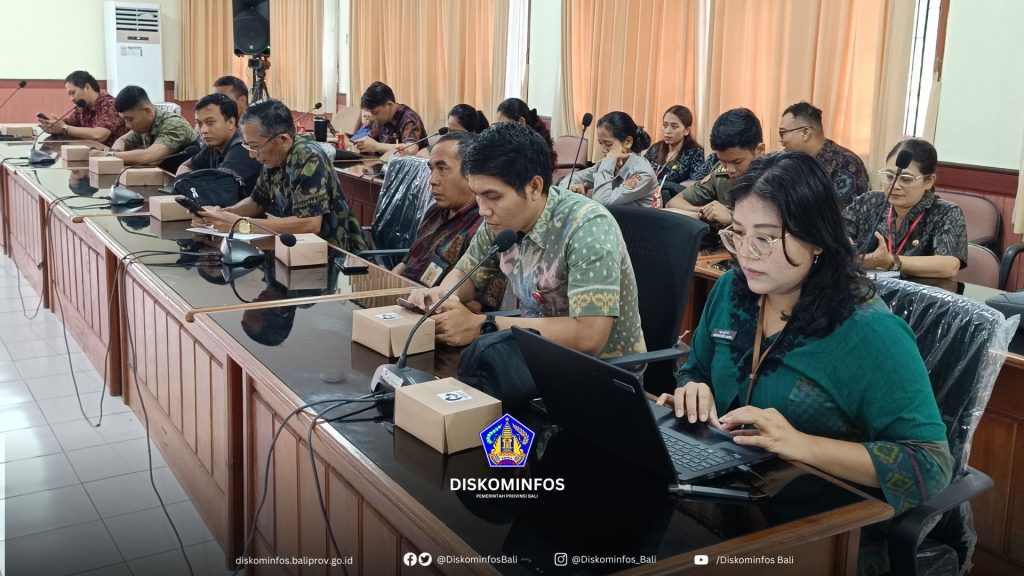Dinas Komunikasi, Informatika, dan Statistik (Diskominfos) Provinsi Bali melalui Bidang Statistik menggelar Rapat Tahap Pemeriksaan Data Statistik Sektoral Daerah Tahun 2025 di Ruang Rapat Sandat Diskominfos Bali, Selasa (24/2/2026) (Foto: MC Provinsi Bali)