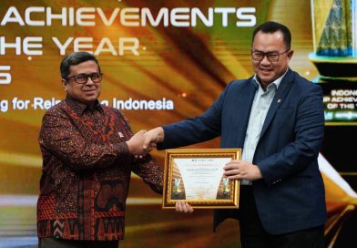 Badan Penyelenggara Jaminan Produk Halal (BPJPH) kembali mencatatkan prestasi nasional dengan meraih dua penghargaan dalam ajang Indonesia Top Achievements of The Year 2026 yang digelar di Metro TV, Jakarta. (Foto Humas BPJPH)