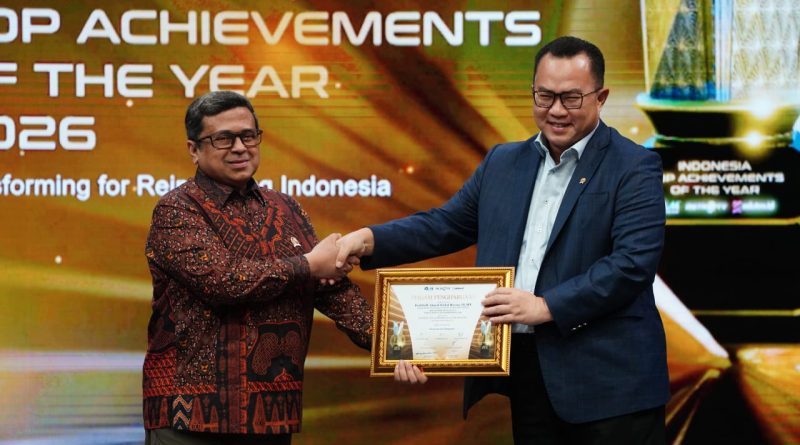 Badan Penyelenggara Jaminan Produk Halal (BPJPH) kembali mencatatkan prestasi nasional dengan meraih dua penghargaan dalam ajang Indonesia Top Achievements of The Year 2026 yang digelar di Metro TV, Jakarta. (Foto Humas BPJPH)