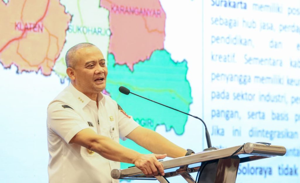 Gubernur Jawa Tengah Ahmad Luthfi dalam acara Outlook Ekonomi Soloraya di The Sunan Hotel, Rabu (4/2/2026) (Foto: Laman Jateng Prov)