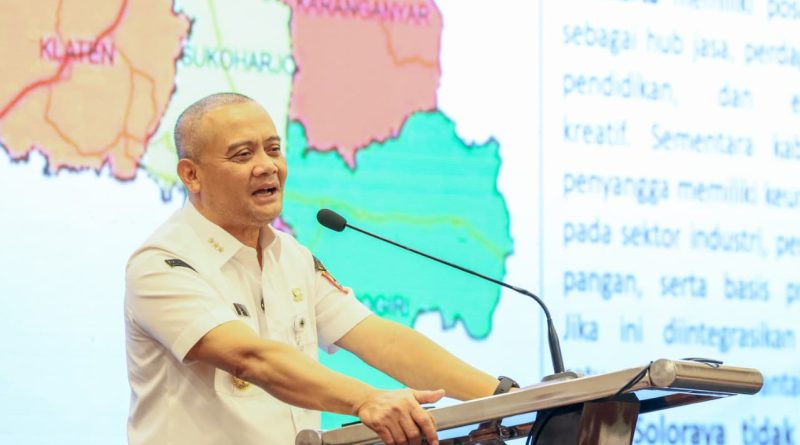 Gubernur Jawa Tengah Ahmad Luthfi dalam acara Outlook Ekonomi Soloraya di The Sunan Hotel, Rabu (4/2/2026) (Foto: Laman Jateng Prov)