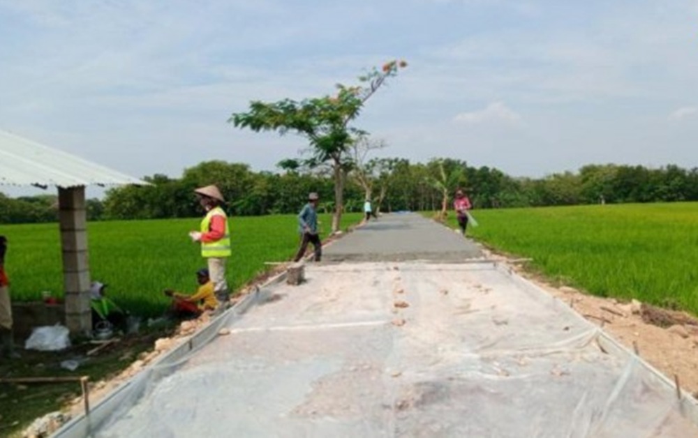 Proyek rehabilitasi jaringan irigasi di perdesaan (Foto: Humas Kemen PU)