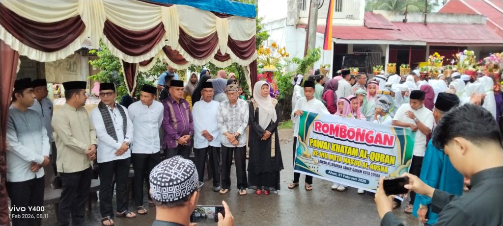 Kasi PD Pontren menyampaikan sambutan dalam acara khatam al-Qur'an di Masjid al-Aqsha Gawan Tanah Garam, Minggu (1/2/2026) (Foto: IST)