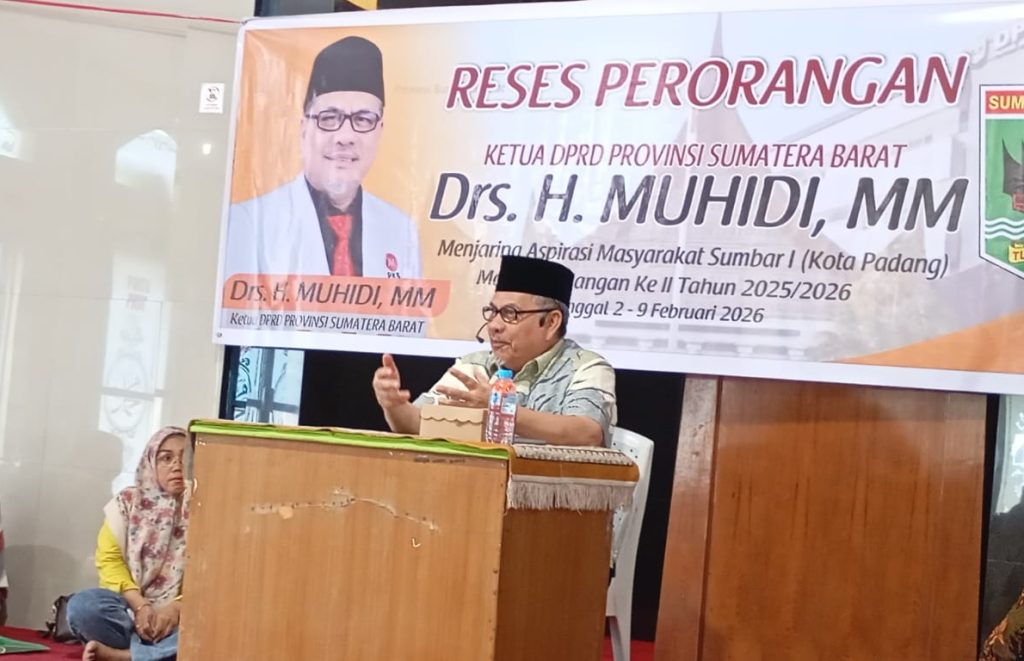 Ketua DPRD Sumatera Barat Muhidi saat melakukan reses di Masjid Nurul Ibadah, Kelurahan Tanah Sirah Nan XX, Kecamatan Lubuk Begalung, Kota Padang, Rabu (4/2/2026) (Foto: IST)