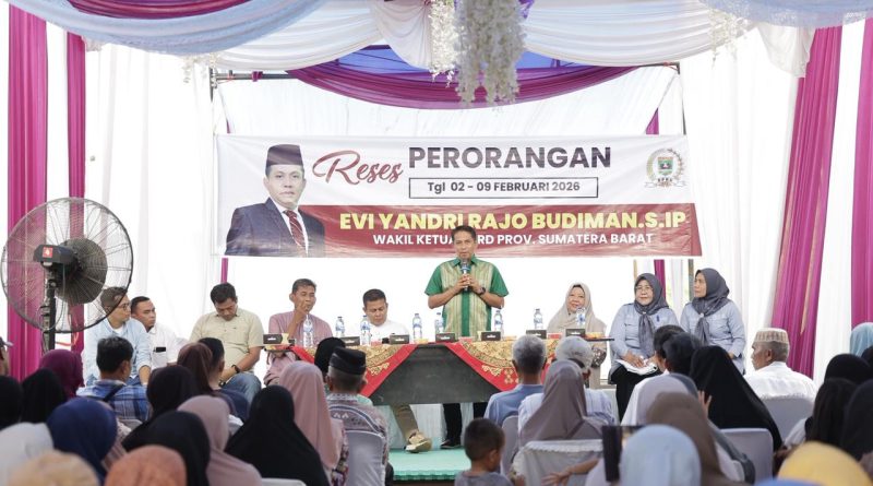 Kunjungan Evi Yandri Rajo Budiman dalam masa reses ke Hunian Sementara (Huntara) Kapalo Koto, Pauh, Jum'at (6/2/2026) (Foto: IST)