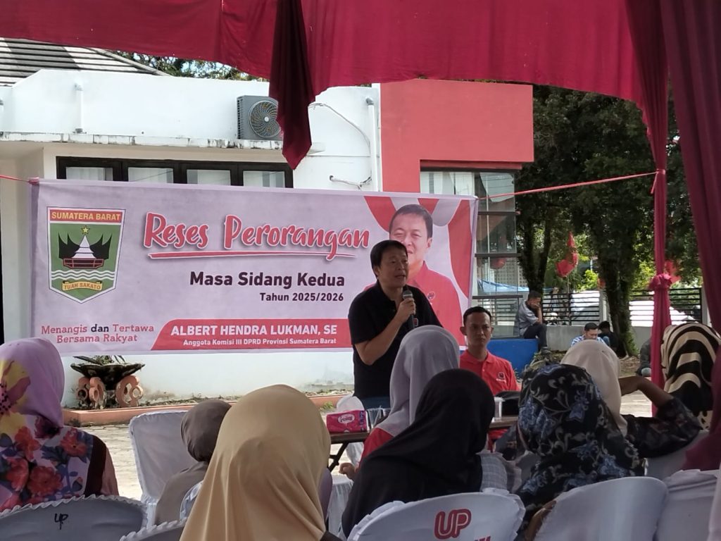 Anggota Komisi III DPRD Provinsi Sumatera Barat, Albert Hendra Lukman, menggelar agenda Reses Perseorangan Masa Sidang Kedua Tahun 2025/2026 di DPC PDI Perjuangan Ulak Karang, Kota Padang, Minggu (8/2/2026) (Foto: IST)