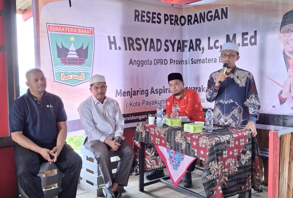 Anggota DPRD Sumatera Barat reses di Cafe Jingga, Jorong Subaladung, Nagari Sungai Kamuyang, Kecamatan Luak, Kabupaten Lima Puluh Kota, Minggu (8/2/2026) (Foto: IST)