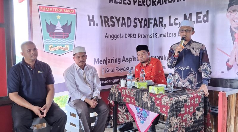 Anggota DPRD Sumatera Barat reses di Cafe Jingga, Jorong Subaladung, Nagari Sungai Kamuyang, Kecamatan Luak, Kabupaten Lima Puluh Kota, Minggu (8/2/2026) (Foto: IST)