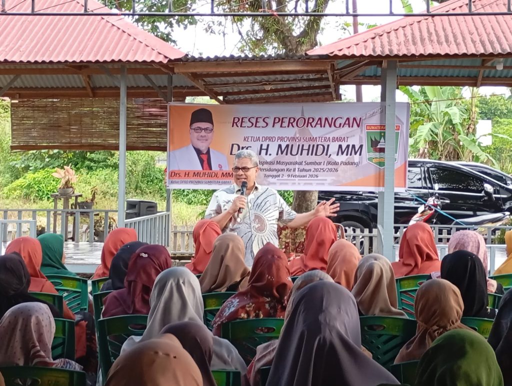 Ketua DRPD Sumatera Barat Muhidi reses di Rumah Tengah Sawah, Kecamatan Pauh, Kota Padang,Minggu (8/2/2026) (Foto: IST)