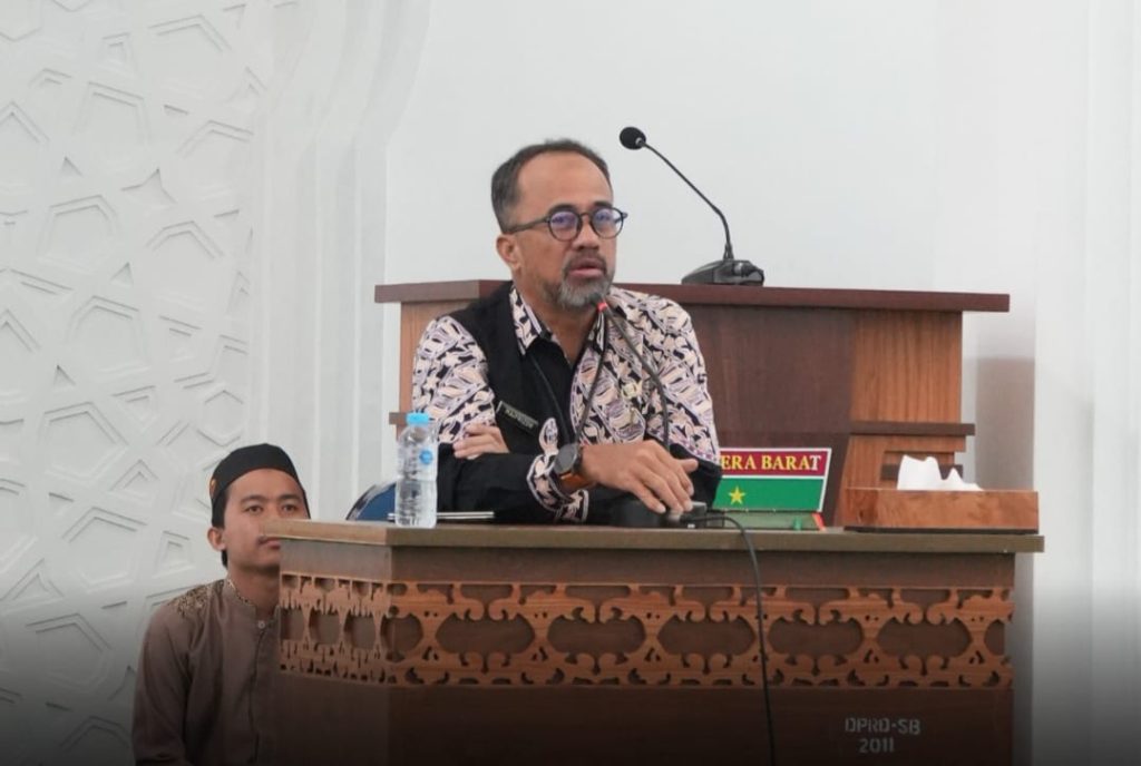 Sekretaris DPRD Sumbar Maifrizon, saat diwawancarai Jumat (20/2/2026) (Foto: IST)