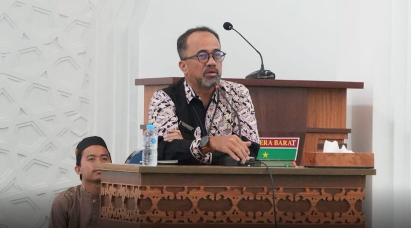 Sekretaris DPRD Sumbar Maifrizon, saat diwawancarai Jumat (20/2/2026) (Foto: IST)