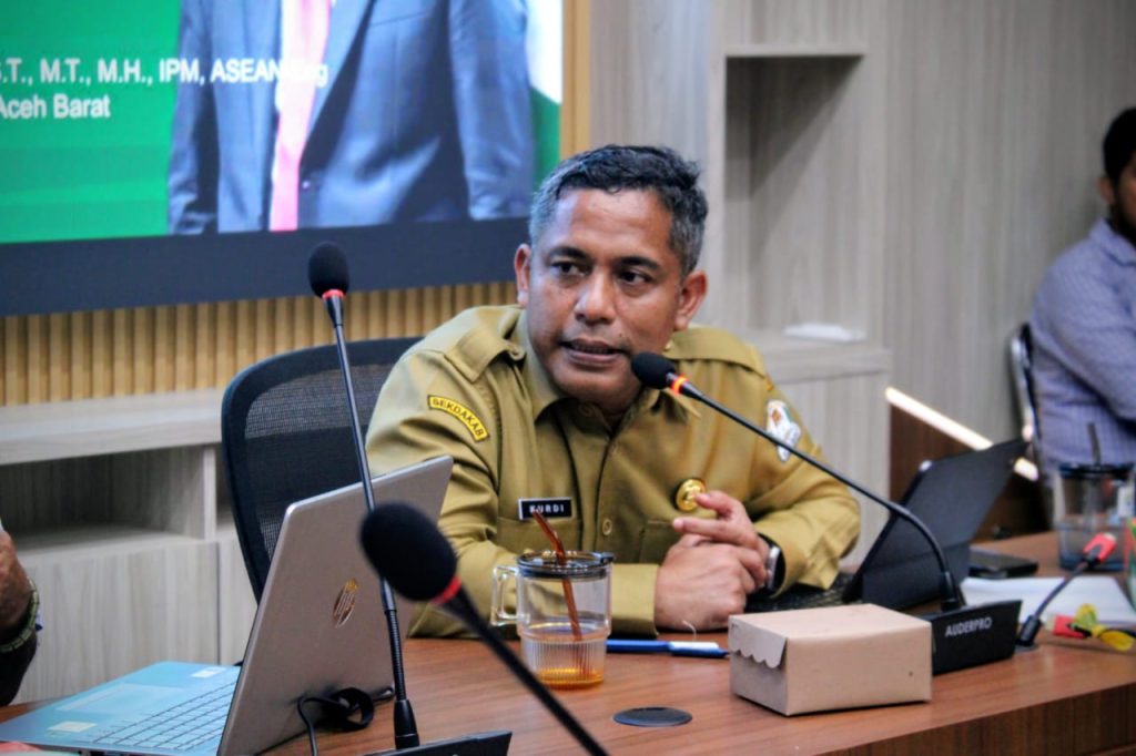 Kepala Dinas Lingkungan Hidup Aceh Barat Dr. Kurdi, S.T., M.T. (Foto: IST)