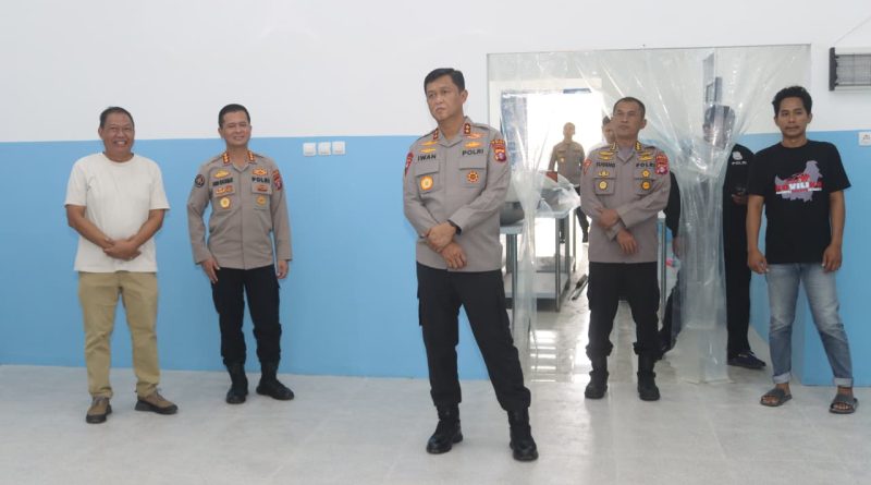 Kapolda Kalteng Irjen Pol Iwan Kurniawan, S.IK., M.Si. , usai melaksanakan peninjauan pembangunan Gedung Satuan Pelayanan Pemenuhan Gizi (SPPG) Polda Kalteng 2, di Temanggung Kanyapi, Kelurahan Langkai, Kecamatan Pahandut, Senin (23/2/2026) IFoto: IST)