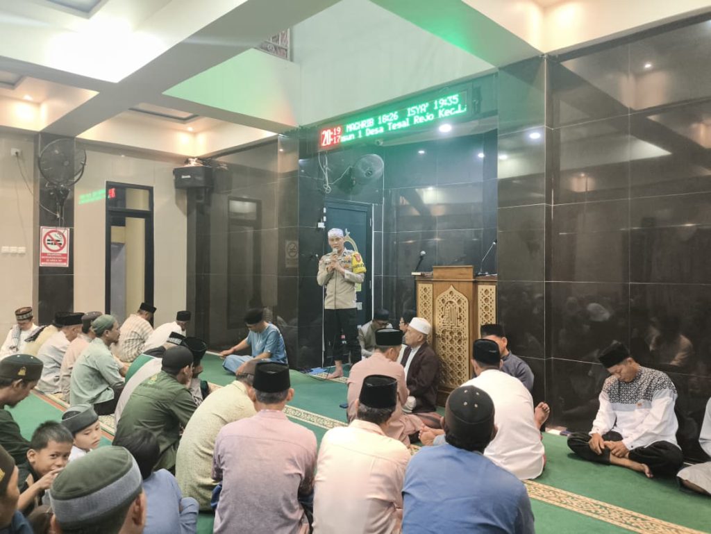 Bhabinkamtibmas Desa Tegal Rejo Polsek Lawang Kidul melaksanakan kegiatan Safari Ramadhan tingkat desa pada Selasa malam (24/2/2026) di Masjid Darul Arqam, RT 03B, Desa Tegal Rejo, Kecamatan Lawang Kidul, Kabupaten Muara Enim. (Foto: IST)