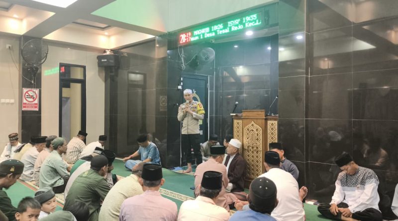 Bhabinkamtibmas Desa Tegal Rejo Polsek Lawang Kidul melaksanakan kegiatan Safari Ramadhan tingkat desa pada Selasa malam (24/2/2026) di Masjid Darul Arqam, RT 03B, Desa Tegal Rejo, Kecamatan Lawang Kidul, Kabupaten Muara Enim. (Foto: IST)