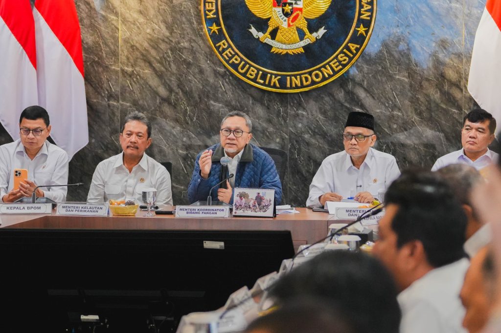 Menteri Koordinator Pangan RI Zulkifli Hasan bersama pejabat lainnya. (Foto: Kemenko Pangan)