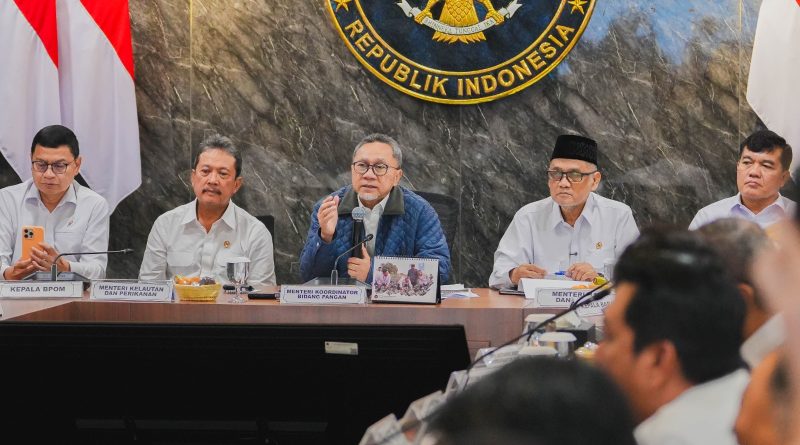 Menteri Koordinator Pangan RI Zulkifli Hasan bersama pejabat lainnya. (Foto: Kemenko Pangan)