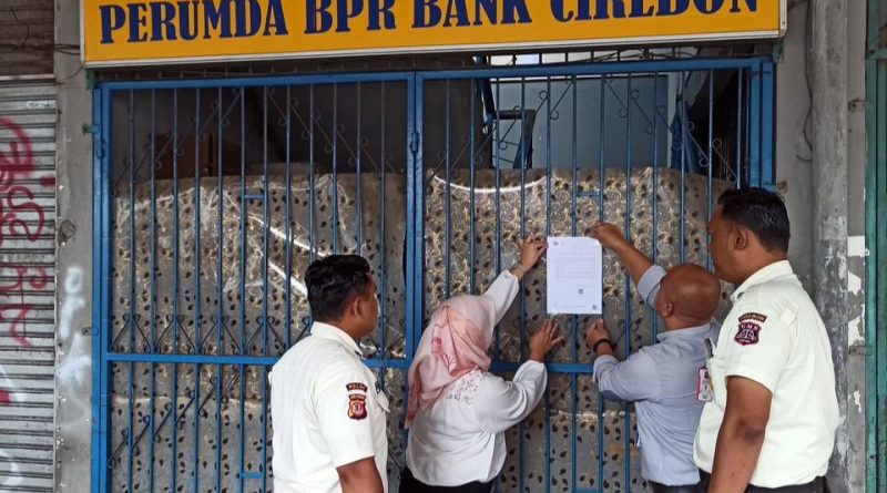 Otoritas Jasa Keuangan (OJK) mencabut izin Perumda BPR Bank Cirebon yang beralamat di Jalan Talang No. 43, Kecamatan Lemahwungkuk, Kota Cirebon, Provinsi Jawa Barat. (Foto: Humas OJK/InfoPublik)