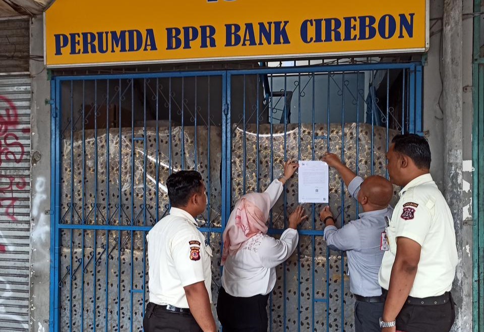 Otoritas Jasa Keuangan (OJK) mencabut izin Perumda BPR Bank Cirebon yang beralamat di Jalan Talang No. 43, Kecamatan Lemahwungkuk, Kota Cirebon, Provinsi Jawa Barat. (Foto: Humas OJK/InfoPublik)