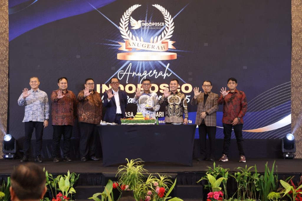Momentum penyerahan Anugerah Indoposco kepada tokoh-tokoh berdampak, salah satunya Gubernur Provinsi Banten Andra Soni di Aston Kartika Grogol Hotel and Conference Center Jakarta, Rabu (4/2/2026) (Foto: Biro Adpimpro Banten/Banten Prov)