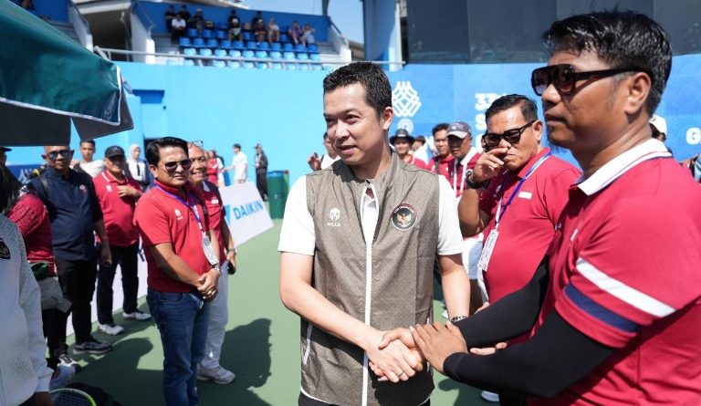 Wakil Ketua Umum (Waketum) 1 Pengurus Pusat Persatuan Bulutangkis Seluruh Indonesia (PP PBSI) Taufik Hidayat, mengecam keras adanya dugaan pelecehan seksual yang terjadi di pelatnas cabang olahraga panjat tebing. Taufik yang juga Wamenpora ini menyebut bahwa pelecehan seksual merusak nilai-nilai dan integritas olahraga. (Foto: Humas Kemenpora)