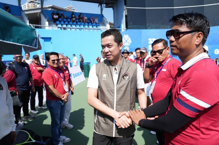 Wakil Ketua Umum (Waketum) 1 Pengurus Pusat Persatuan Bulutangkis Seluruh Indonesia (PP PBSI) Taufik Hidayat, mengecam keras adanya dugaan pelecehan seksual yang terjadi di pelatnas cabang olahraga panjat tebing. Taufik yang juga Wamenpora ini menyebut bahwa pelecehan seksual merusak nilai-nilai dan integritas olahraga. (Foto: Humas Kemenpora)