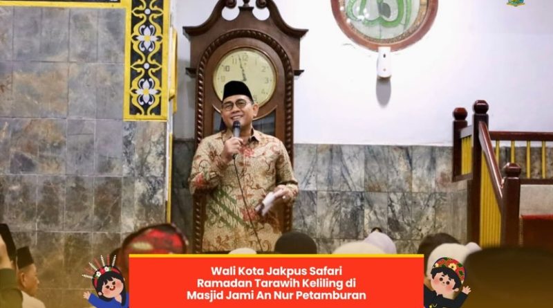 Wali Kota Administrasi Jakarta Pusat, Arifin, melaksanakan rangkaian Safari Ramadan melalui kegiatan Tarawih Keliling (Tarling) di Masjid Jami An Nur, Petamburan, Kamis (5/3/2026) malam. (Foto: Pemkot Jakarta Pusat)