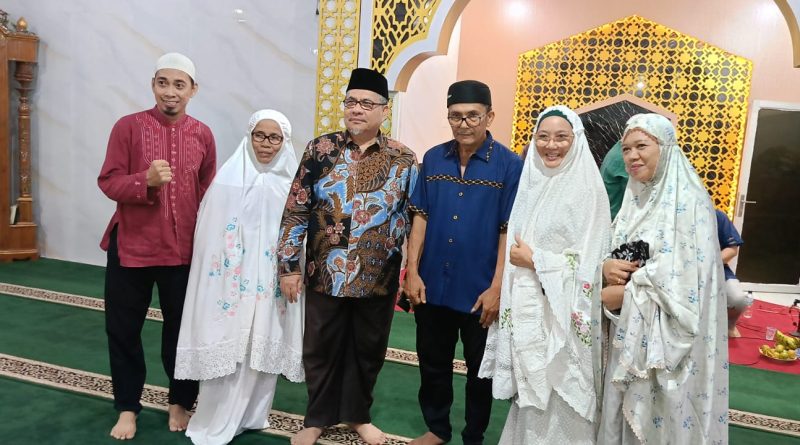 Ketua DPRD Provinsi Sumatera Barat memberikan apresiasi tinggi terhadap perkembangan aktivitas di Masjid Al Furqan, Kelurahan Lubuk Buaya, Kota Padang, Kamis (5/3/2026). (Foto: IST)