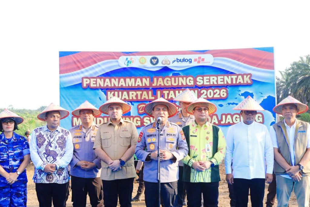 Kapolda Riau, Irjen Pol Herry Heryawan, menghadiri agenda penanaman jagung serentak yang dipimpin langsung oleh Kapolri Jenderal Listyo Sigit Prabowo, Sabtu (7/3/2026). Kegiatan ini dilakukan secara virtual melalui Zoom Meeting bersama seluruh Polda se-Indonesia. (Foto: Humas Polda Riau)