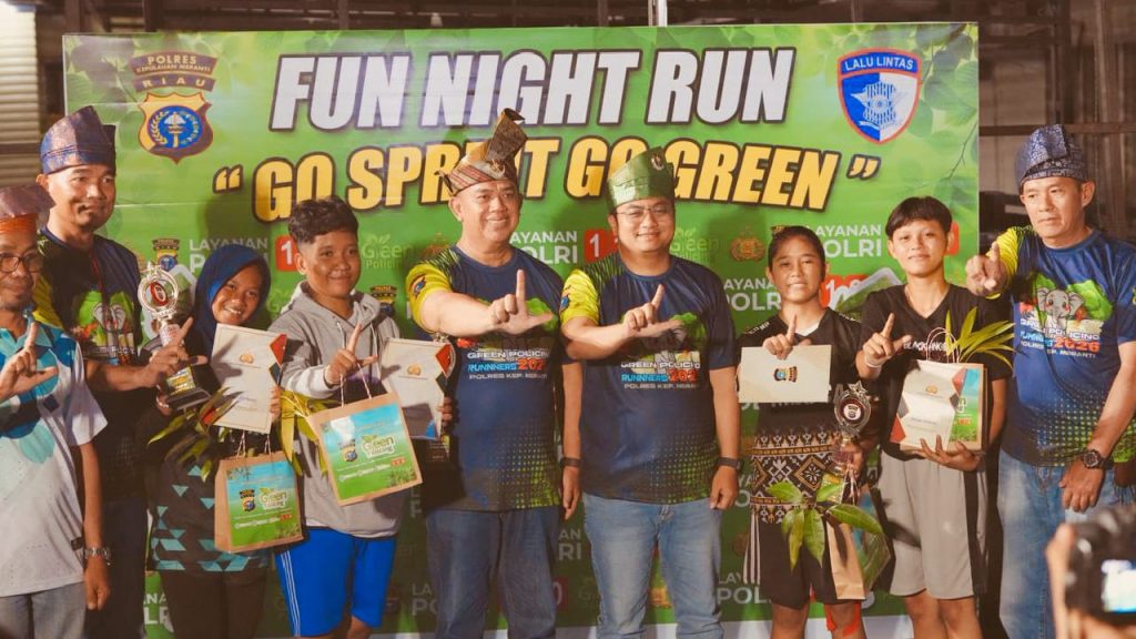 Polres Kepulauan Meranti sukses menyelenggarakan kegiatan Fun Night Run bertajuk “Go Sprint Go Green” pada Sabtu malam (7/3/2026). (Foto: Humas Polres Kepulauan Meranti)