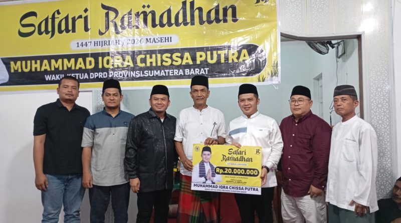 Wakil Ketua DPRD Provinsi Sumatera Barat, Iqra Chissa Putra, menegaskan komitmennya dalam mengawal pembangunan daerah saat mengunjungi Musala Abdullah, Kelurahan Batipuh Panjang, Minggu (8/3/2026). (Foto: IST)