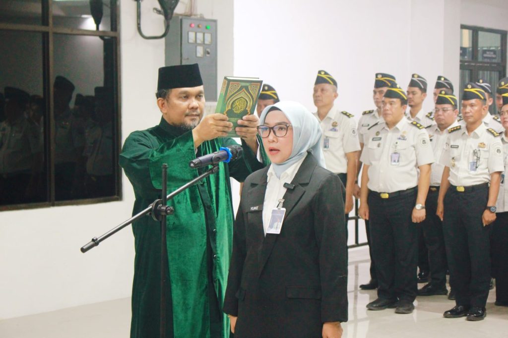 Lembaga Pemasyarakatan (Lapas) Kelas IIA Pekanbaru mengikuti prosesi pengambilan sumpah dan pelantikan Pejabat Fungsional Kesehatan, Rabu (11/3/2026). (Foto: Humas Lapas llA Pekanbaru)