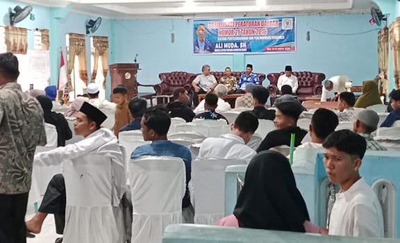 Anggota DPRD Provinsi Sumatera Barat dari Partai Demokrat, Ali Muda, menggelar sosialisasi Peraturan Daerah (Perda) Nomor 21 Tahun 2018, Jum'at (13/3/2026). (Foto: IST)