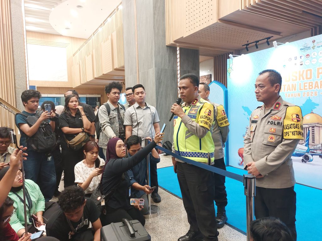 Kepala Korps Lalu Lintas (Kakorlantas) Polri, Irjen Pol Agus Suryonugroho, menegaskan bahwa Operasi Ketupat 2026 merupakan misi kemanusiaan usai meresmikan Posko Angkutan Lebaran Terpadu di Jakarta, Jumat (13/3/2026). (Foto: Wandi/ InfoPublik)