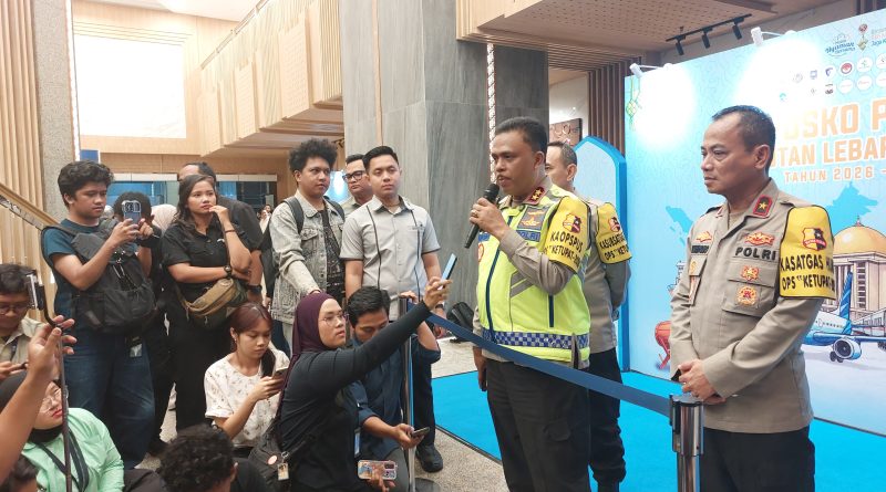 Kepala Korps Lalu Lintas (Kakorlantas) Polri, Irjen Pol Agus Suryonugroho, menegaskan bahwa Operasi Ketupat 2026 merupakan misi kemanusiaan usai meresmikan Posko Angkutan Lebaran Terpadu di Jakarta, Jumat (13/3/2026). (Foto: Wandi/ InfoPublik)